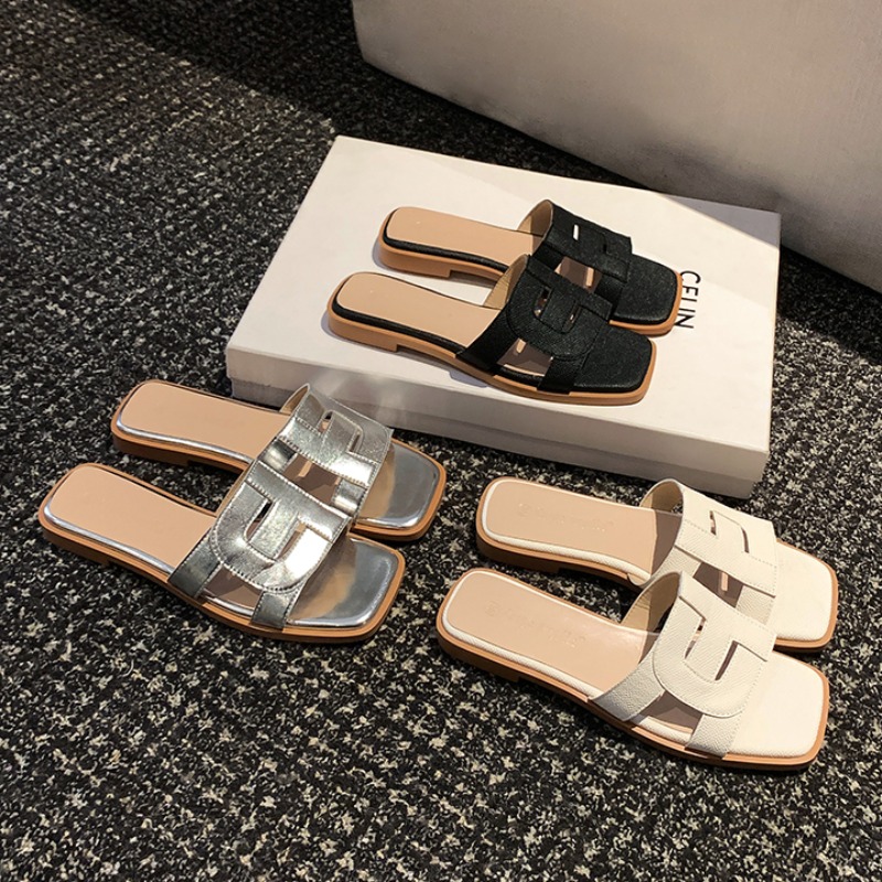 2025 Trendy Hollow Out Slimming Square Toe Soft Sole Flat Beach Slippers Women Summer Leather Sandals