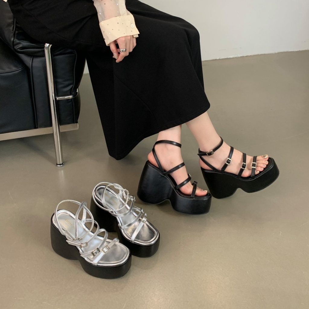 26 Hot Selling Platform Wedge Sandals for Petite Women Open Toe Summer New Design One-Strap High Heels